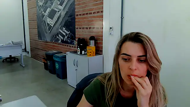 SweetGraciosa online show from 12/05/25, 05:55