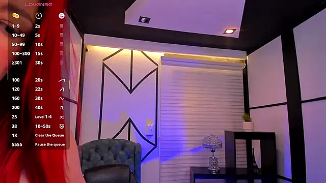 NahomiRichards  online show from 11/26/25, 04:45