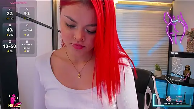 NahomiRichards  online show from 12/18/25, 05:01