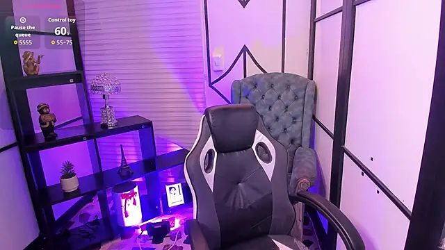 NahomiRichards  online show from 11/11/25, 04:29