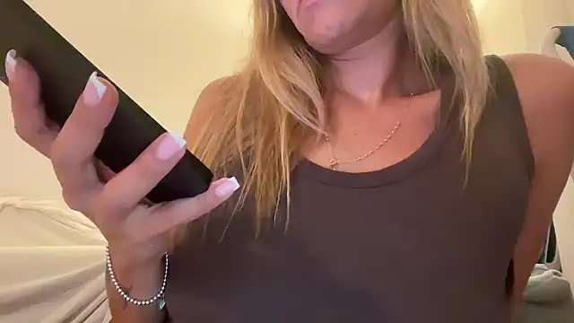 prettyykitty22 online show from 07/22/26, 03:08