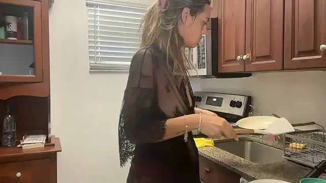 prettyykitty22 online show from 03/21/26, 02:32