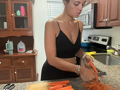 prettyykitty22 online show from 10/05/25, 05:25