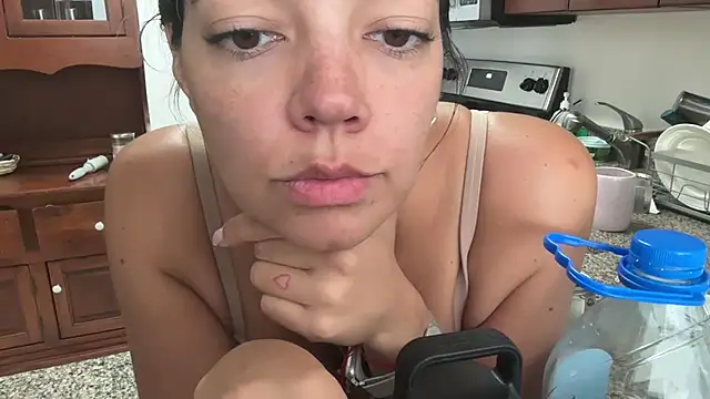 prettyykitty22 online show from 01/11/26, 06:37