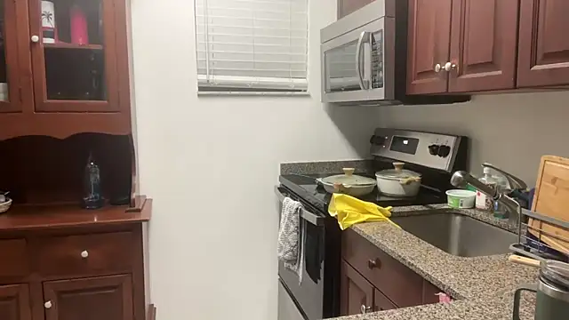 Snapshot of prettyykitty22 chatting on 11/11/25, 02:28 prettyykitty22 online show from 11/11/25, 02:28