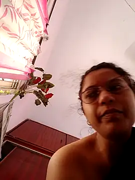 thanusi 2 online show from 10/18/25, 07:21