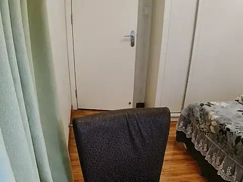 Snapshot of Winnie-01 chatting on 03/17/26, 03:53 Winnie-01 online show from 03/17/26, 03:53