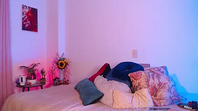 Theevae online show from 11/16/25, 12:15