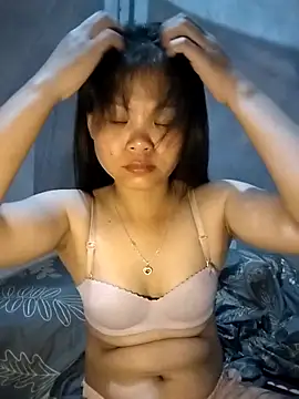 LinhNa999 online show from 04/13/26, 01:37