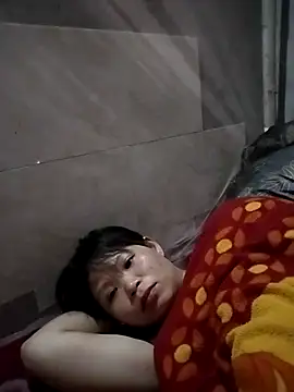 LinhNa999 online show from 02/05/26, 12:45