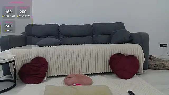 Snapshot of EmmaWil chatting on 12/04/25, 03:11 EmmaWil online show from 12/04/25, 03:11