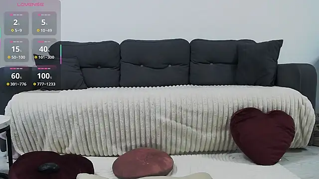 Snapshot of EmmaWil chatting on 11/23/25, 03:22 EmmaWil online show from 11/23/25, 03:22