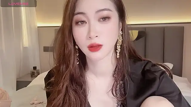 wuyueaini online show from 11/28/25, 05:18