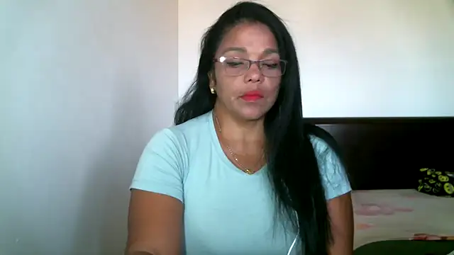 Snapshot of afrodhita_hot chatting on 10/17/25, 03:14 afrodhita hot online show from 10/17/25, 03:14