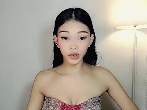 holyakiesha online show from 11/18/25, 10:45