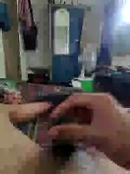 Snapshot of hotbull30 chatting on 10/15/25, 10:12 hotbull30 online show from 10/15/25, 10:12