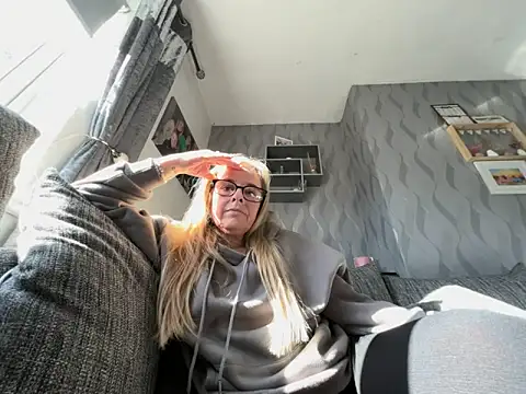 Anastasia-BlondeXX online show from 03/17/26, 02:42