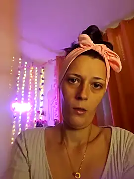 Mila Luciphya online show from 02/17/26, 12:13