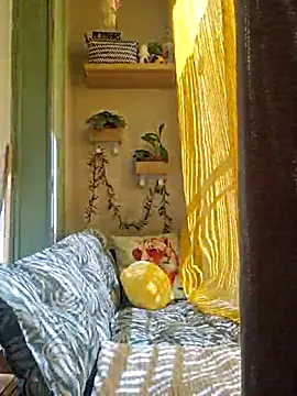 Mila Luciphya online show from 05/06/26, 09:24