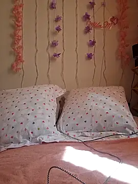 Mila Luciphya online show from 04/11/26, 11:36