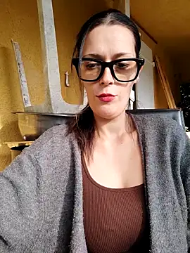 Mila Luciphya online show from 12/15/25, 12:55