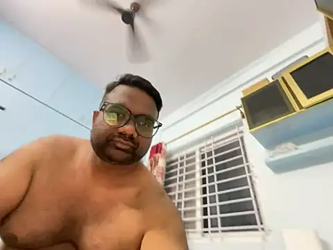 snickersnee online show from 10/11/25, 04:08