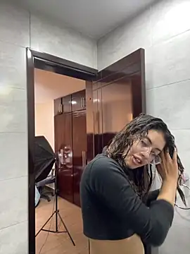 Snapshot of Isabela_Colins chatting on 09/10/25, 12:04 Isabela Colins online show from 09/10/25, 12:04