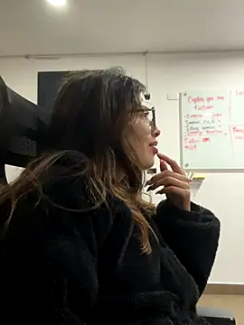 Snapshot of Isabela_Colins chatting on 09/16/25, 11:33 Isabela Colins online show from 09/16/25, 11:33