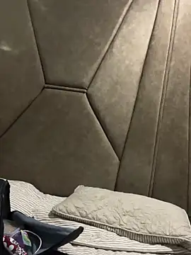 Snapshot of Isabela_Colins chatting on 09/19/25, 11:47 Isabela Colins online show from 09/19/25, 11:47