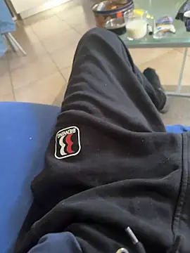 Manu97k online show from 10/26/25, 08:59