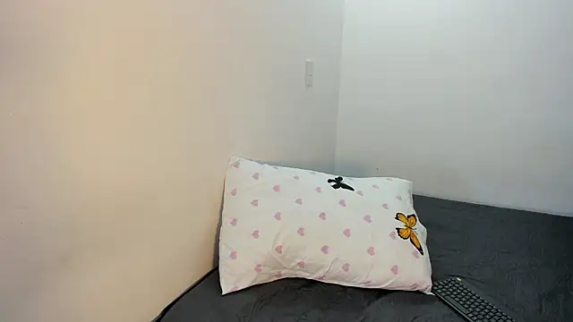 CristinaPiccone online show from 11/14/25, 08:12