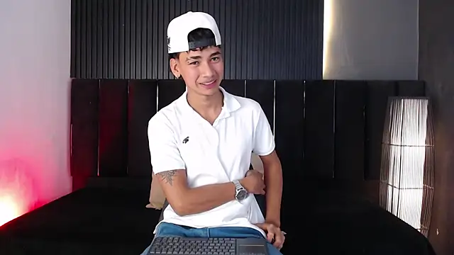 Dominic ghost online show from 12/22/25, 04:56