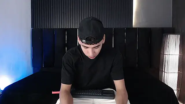 Dominic ghost online show from 03/04/26, 12:07
