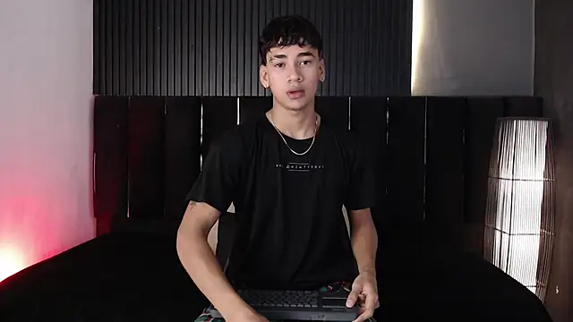 Dominic ghost online show from 12/19/25, 04:27