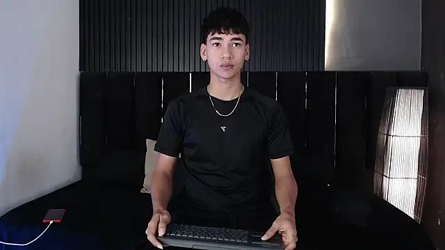 Dominic ghost online show from 04/10/26, 01:12