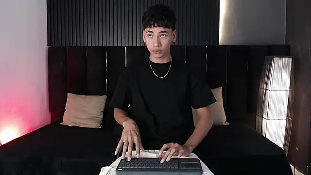 Dominic ghost online show from 11/25/25, 11:05