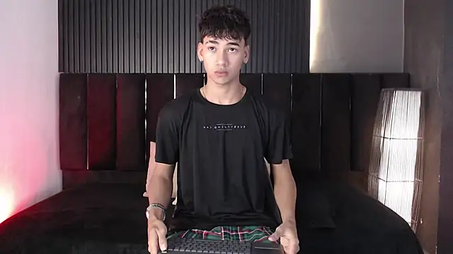 Dominic ghost online show from 11/13/25, 03:32