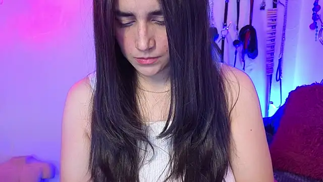 Snapshot of elowen_halley1 chatting on 05/24/26, 05:57 elowen halley1 online show from 05/24/26, 05:57