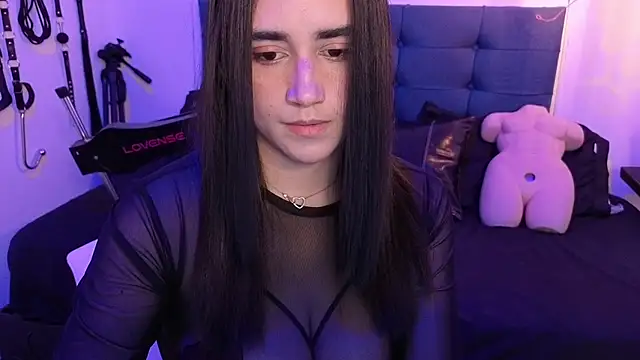 elowen halley1 online show from 10/07/25, 07:59