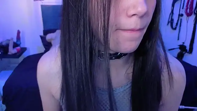 elowen halley1 online show from 11/03/25, 08:23