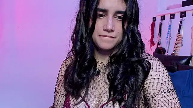 elowen halley1 online show from 02/15/26, 07:35