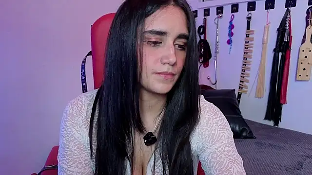 elowen halley1 online show from 04/10/26, 07:32