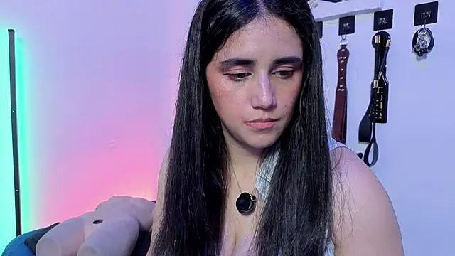 elowen halley1 online show from 02/13/26, 08:09