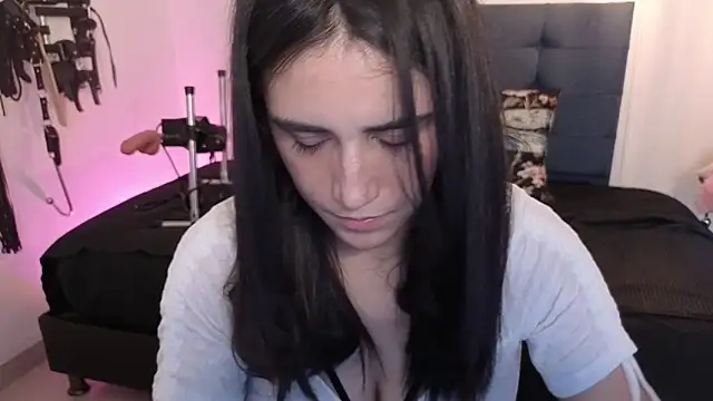 elowen halley1 online show from 09/16/25, 06:53