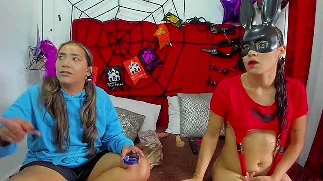 IsabelaANDalahia online show from 10/22/25, 02:27