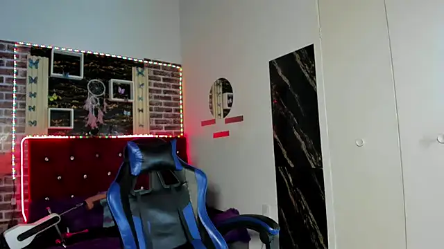 Snapshot of angelitasexxxhot chatting on 10/28/25, 01:28 angelitasexxxhot online show from 10/28/25, 01:28