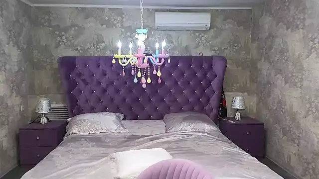 Eloisa Eliot online show from 10/13/25, 03:02