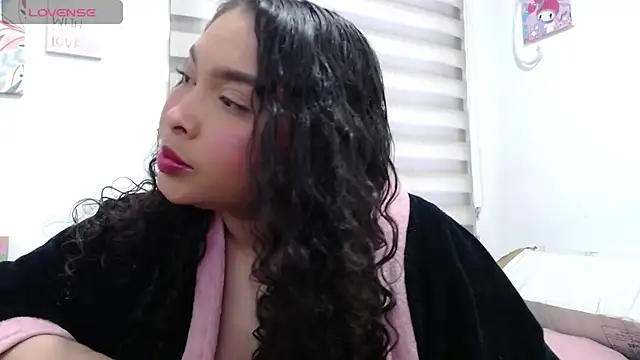 Snapshot of samanta-rosee chatting on 10/20/25, 10:49 samanta-rosee online show from 10/20/25, 10:49