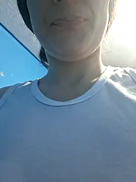 vaneza1999 online show from 10/13/25, 08:21