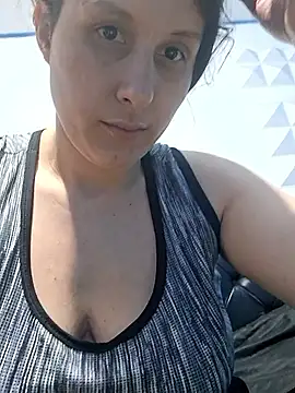 vaneza1999 online show from 10/15/25, 08:39